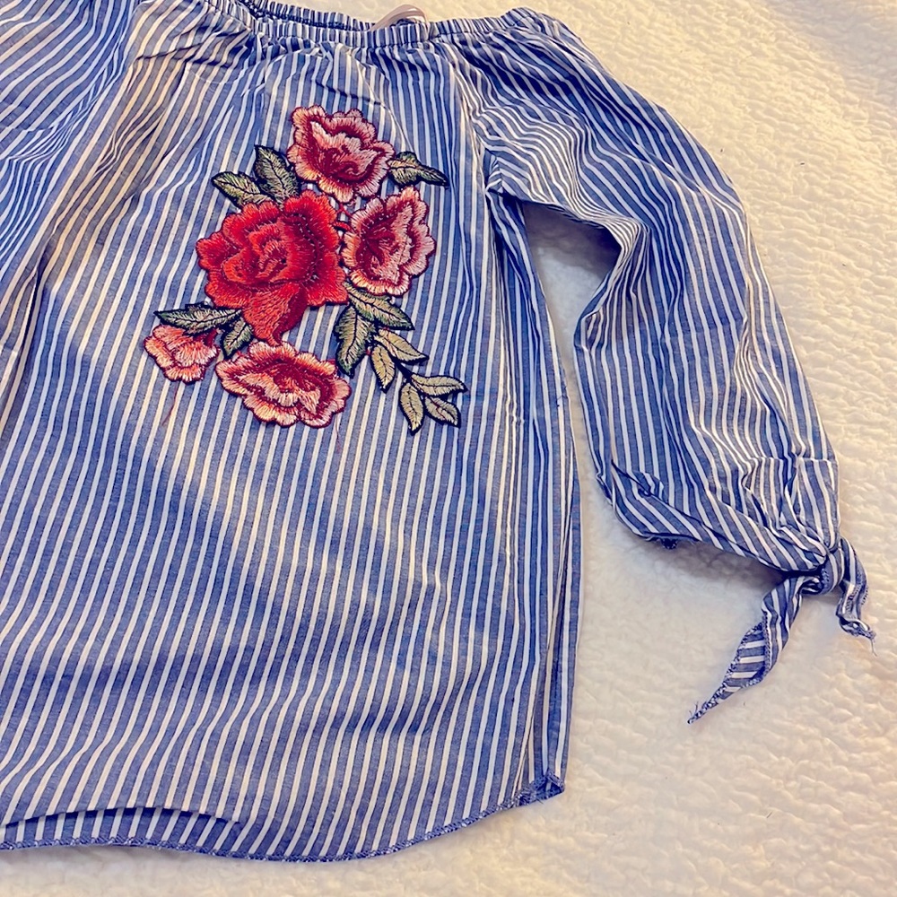 🌸💟 FINAL SALE 💟🌸 Off Shoulder Stripe Chambray Top Size L - Picture 3 of 6